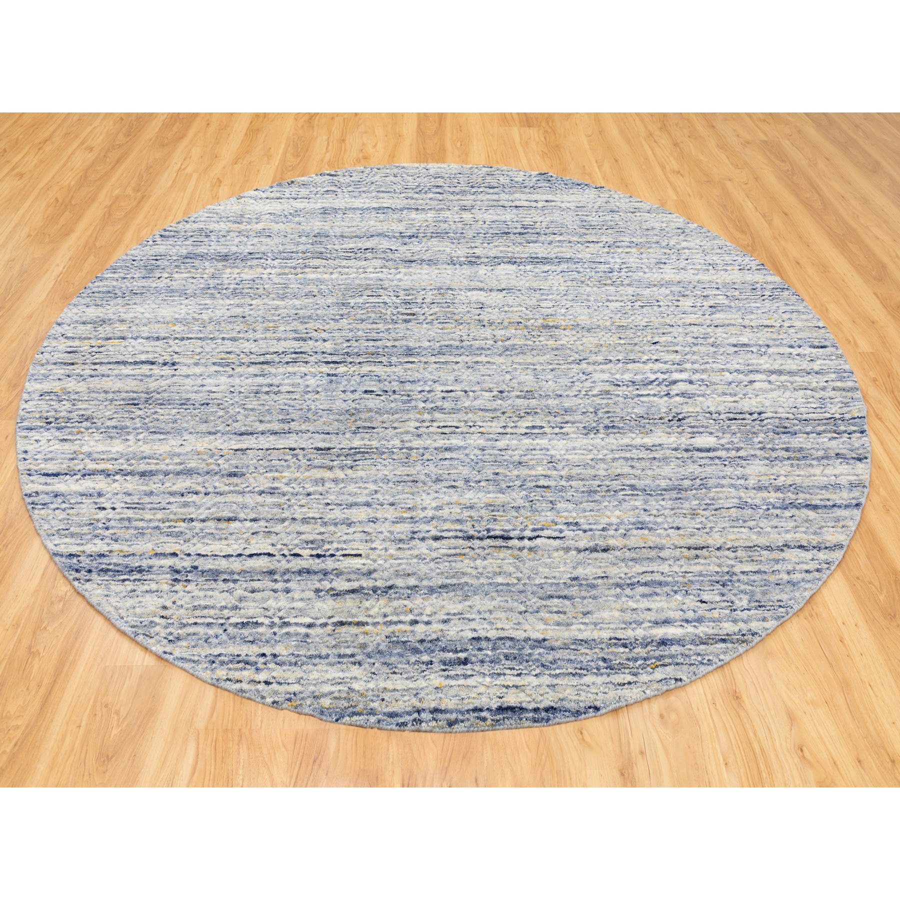 textured round rug